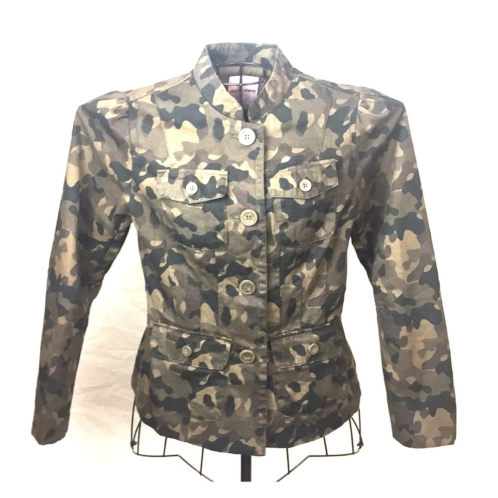 Camouflage light weight jacket